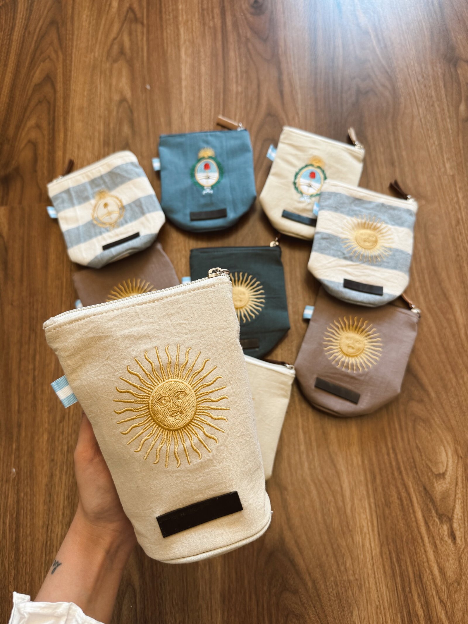 YERBERA BORDADA SOL DE MAYO - Image 2