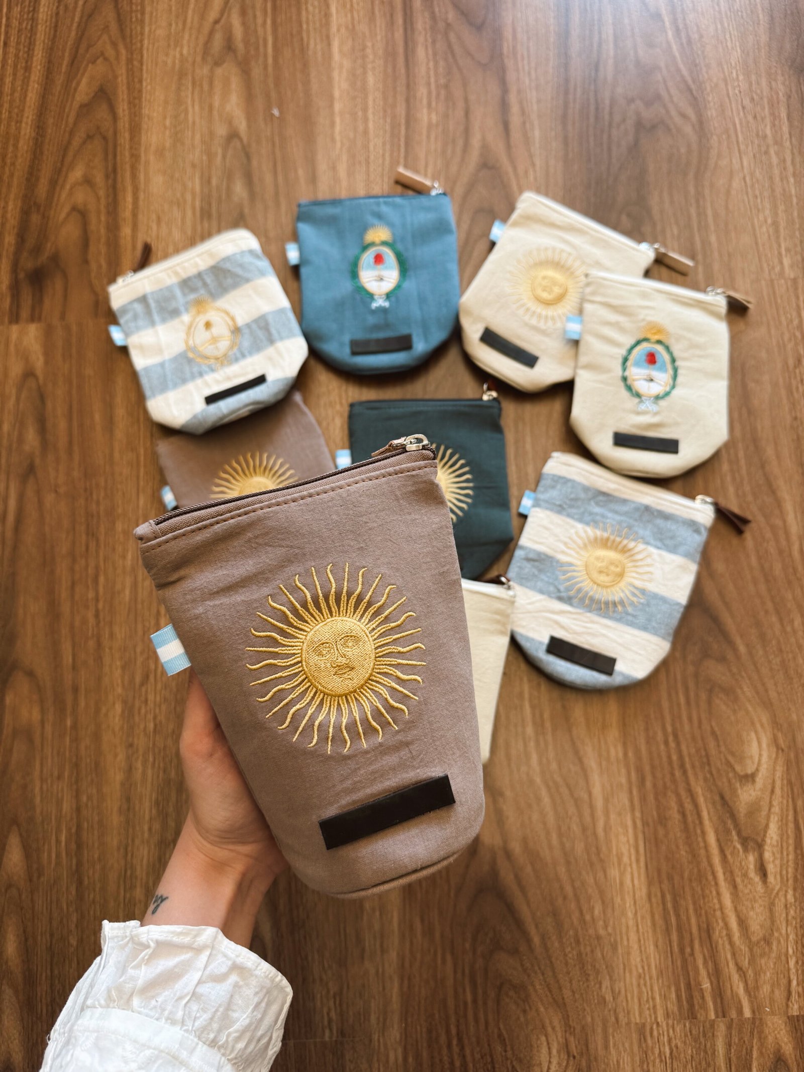 YERBERA BORDADA SOL DE MAYO - Image 3