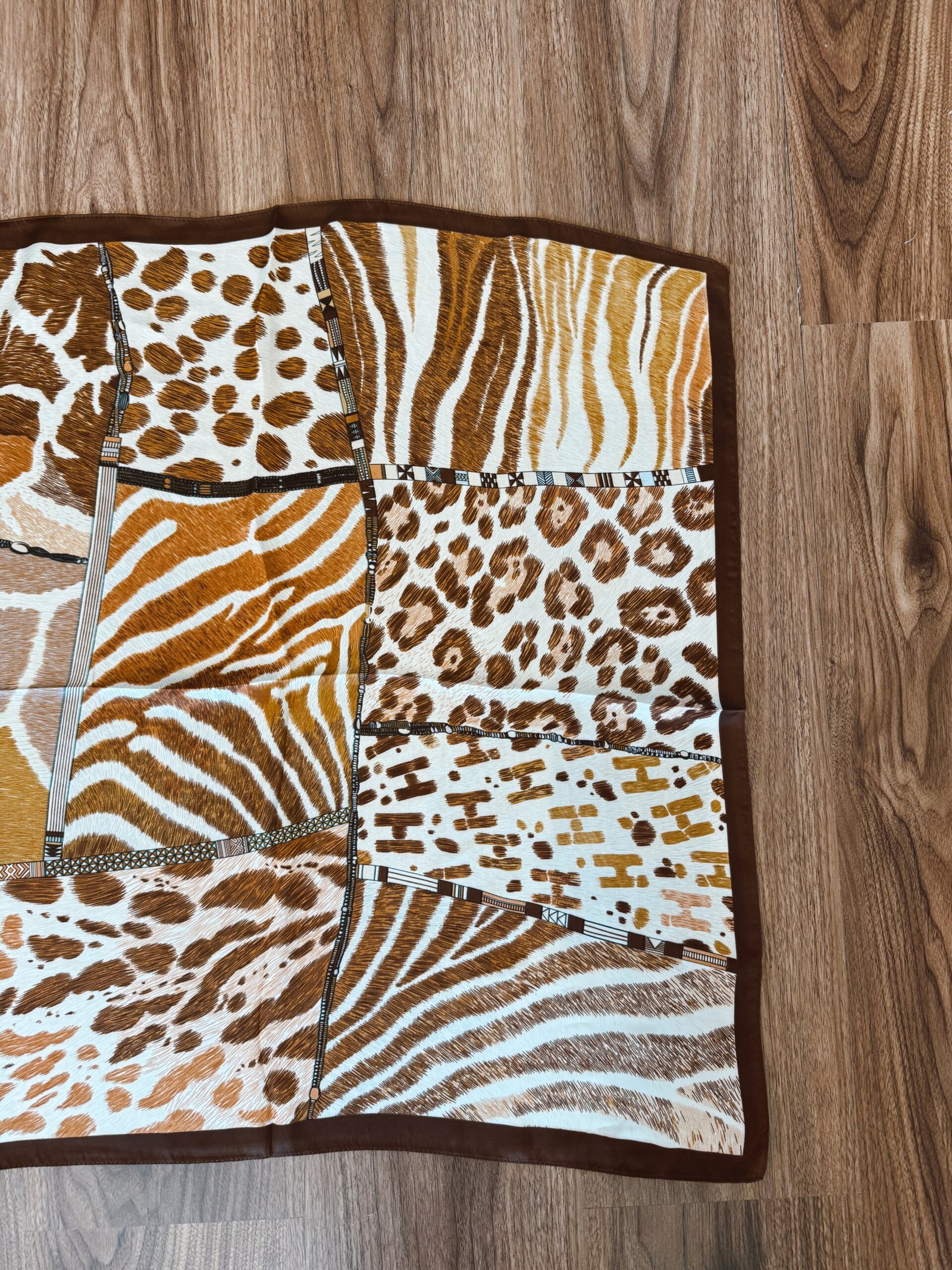 PAÑUELO ESTAMPADO SEDA - Image 2