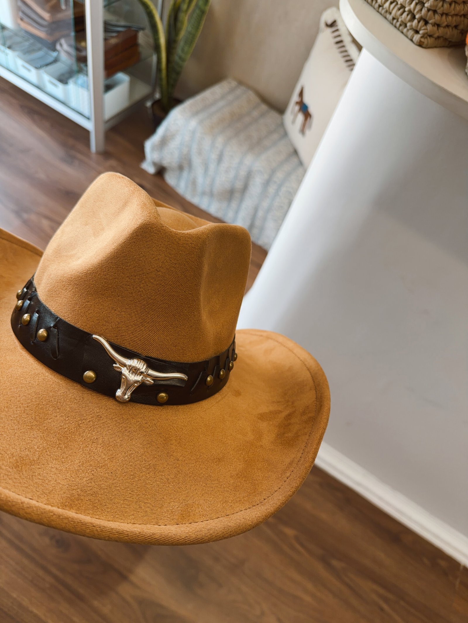 SOMBRERO GAMUZADO CINTA ECOCUERO TORO, SUELA - Image 3