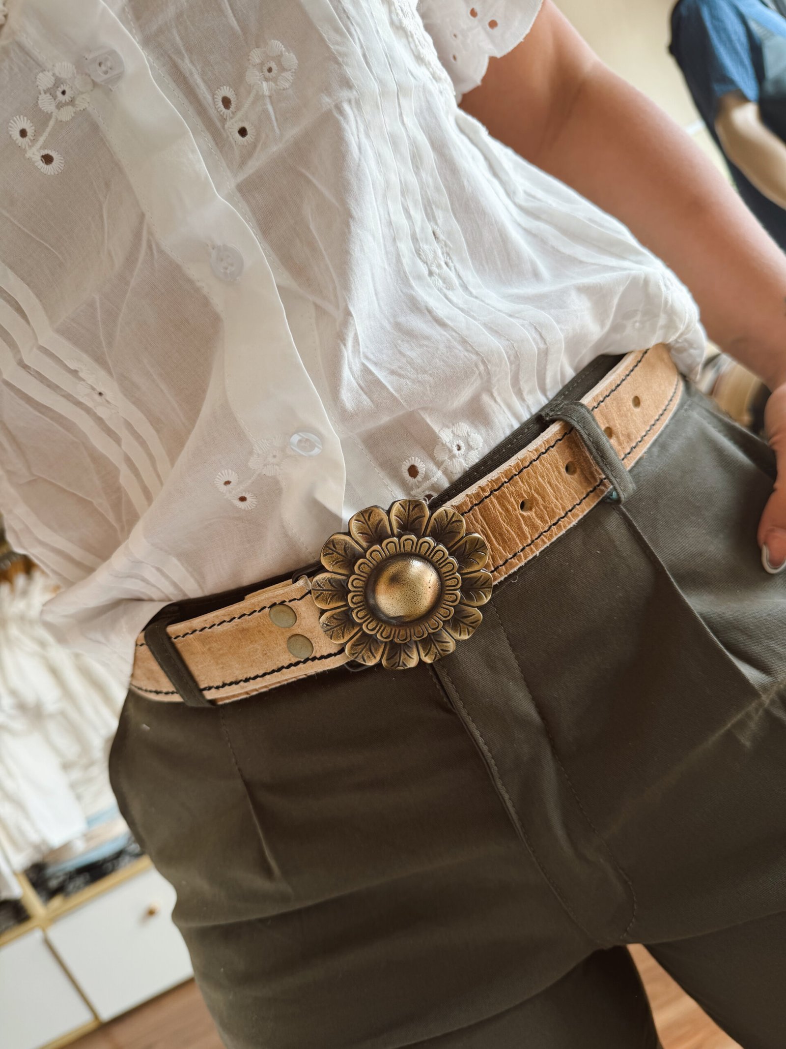 CINTO CUERO CRUDO FLOR - Image 2