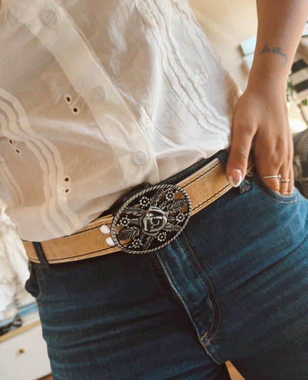 CINTO CUERO CRUDO FLOR