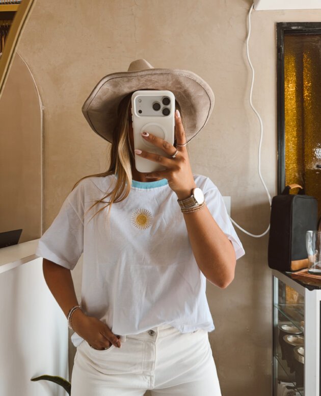 REMERA BASICA SOL BORDADO BLANCA