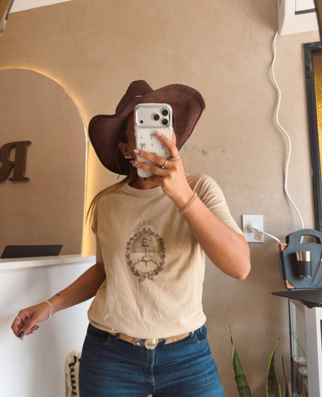 REME ALGODON ESCUDO CORTE MAS ENTALLADO , COLOR CAMEL