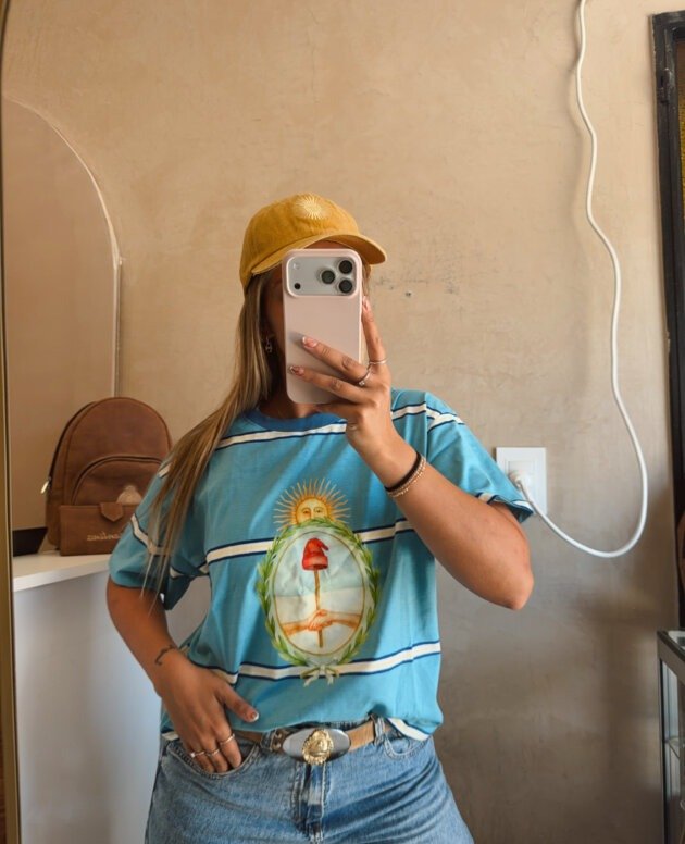 REMERA ESCUDO NACIONAL CELESTE