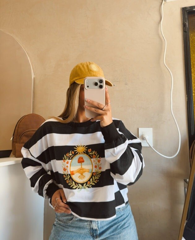 BUZO ESCUDO NACIONAL NEGRO Y BLANCO