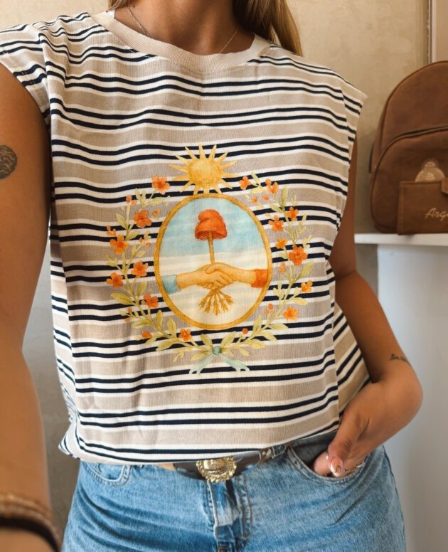 MUSCULOSA RAYADA ESCUDO NACIONAL