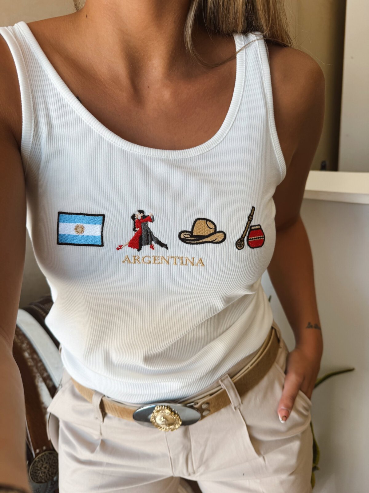MUSCULOSA BORDADA MORLEY ICONOS ARG - Image 2