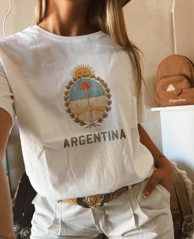 REMERA ESCUDO ARGENTINA