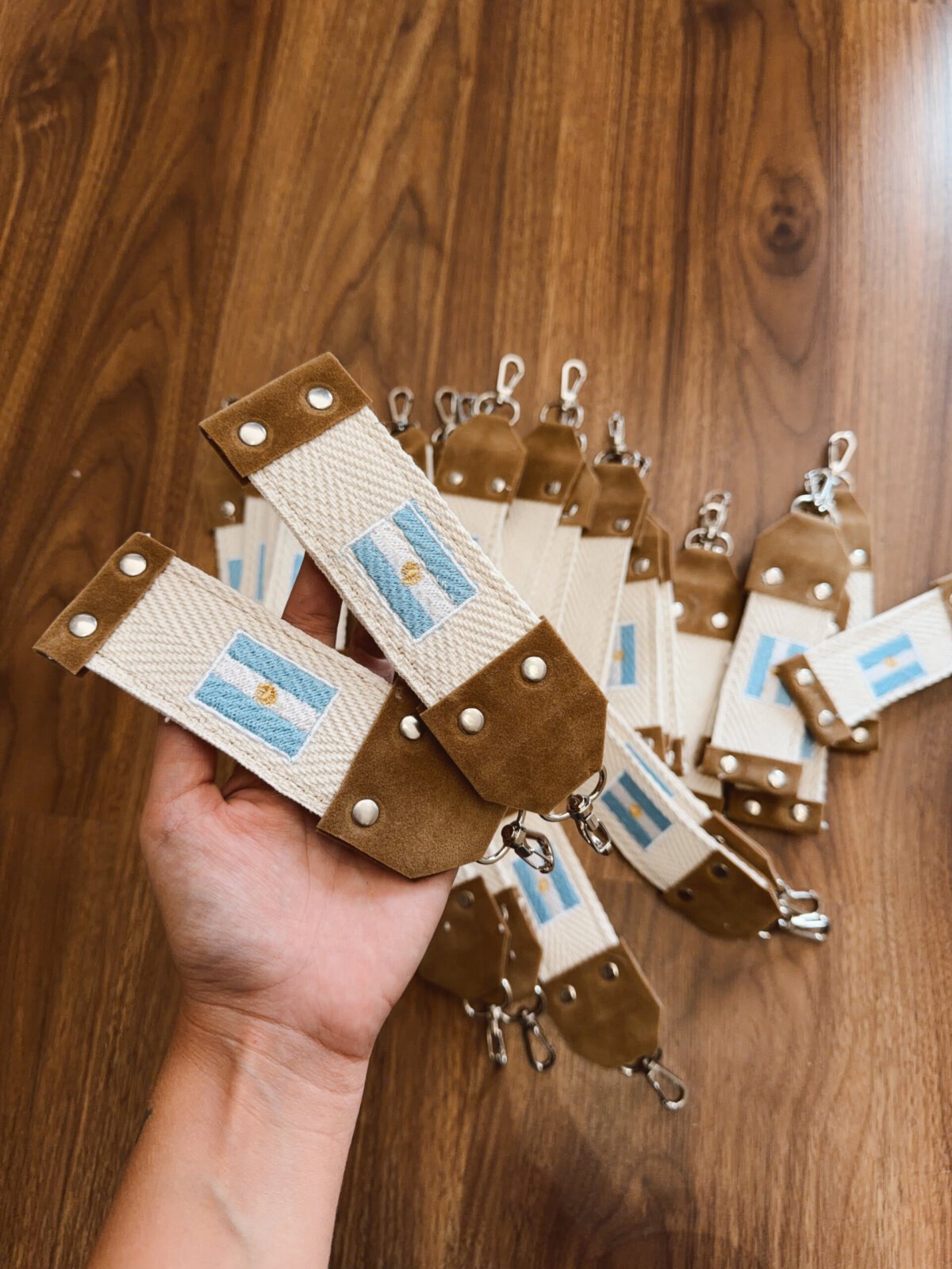 LLAVERO BORDADO - Image 2