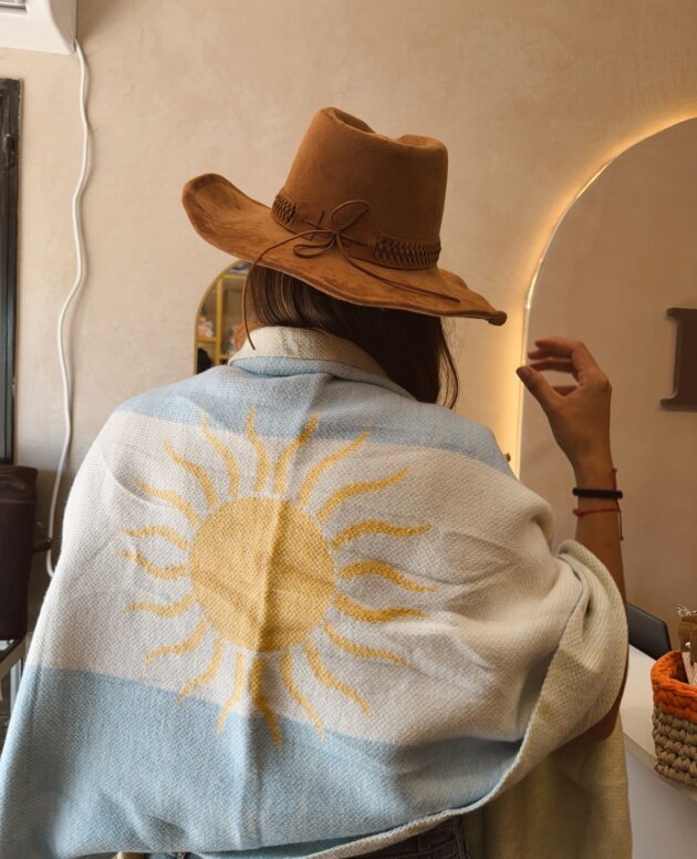 RUANA SOL DE MAYO