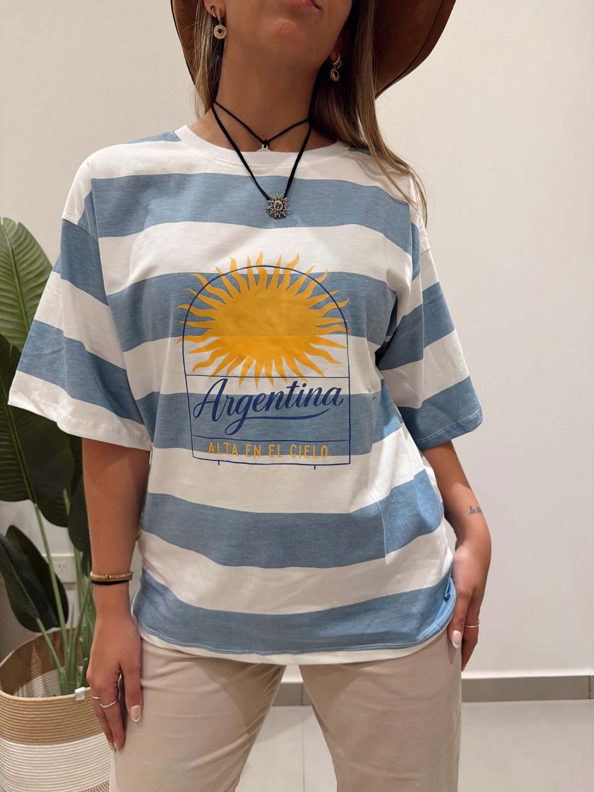 REMERA ALTA EN EL CIELO